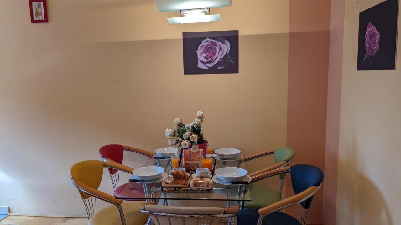 Skytop Modern Condo In Heart Of Downtown بودابست المظهر الخارجي الصورة